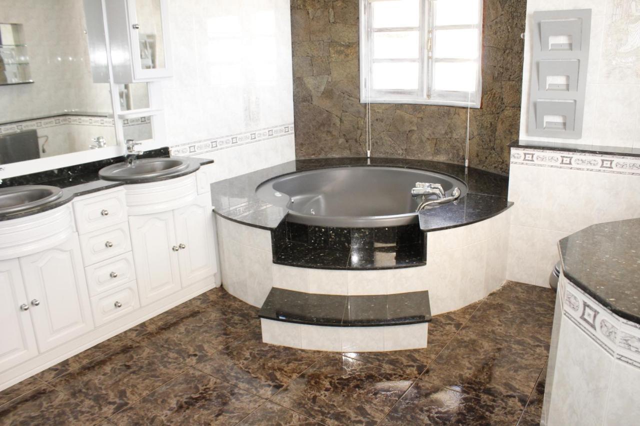 Complejo Oasis La Asomada Villa Tias Bagian luar foto